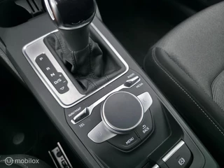 Audi Q2 35 TFSI S Edition / Pano / Navi / Camera / Virtual / 24