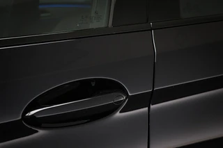 BMW 5-serie Touring 530e xDrive M-Sport | LEDER | STOELVERWARMING | TREKHAAK | 19" / 26