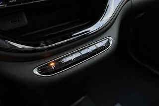 Fiat 500e La Prima 42 kWh | Glazen dak | Cruise control | Camera | Elektrisch verstelbare spiegels / 16