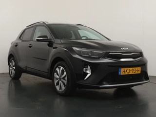 Kia Stonic 1.0 T-GDi MHEV DynamicPlusLine  - Apple Carplay/Android Auto - Cruise Control - Climate Control - Navigatie - Stuur/Stoel Verwarming - Fabrieks garantie tot 04-2032 of 150.000km fabrieksgarantie / 12