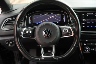 Volkswagen T-Roc 1.5 TSI 150pk DSG Sport Black Style Keyless Camera Virtual Cockpit Navigatie / 19