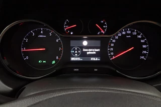 Opel Grandland X 1.2 Turbo 130pk Innovation | Navigatie | Trekhaak | Climate control | AGR Comfortstoelen | Elektrische achterklep | Stoel- en stuurverwarming | Camera / 35
