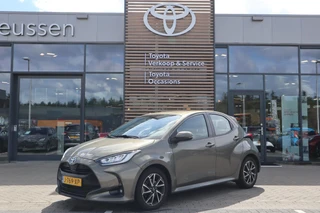 Toyota Yaris 1.5 HYBRID DYNAMIC LED LMV-16" APPLE/ANDROID KEYLESS NAVI ALL-SEASON DEALER ONDERHOUDEN