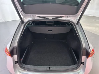 Skoda Octavia Combi 1.0 e-TSI DSG Business Edition Plus Leder-Alcantara Sfeerverlichting Navigatie Parkeersensoren / 15