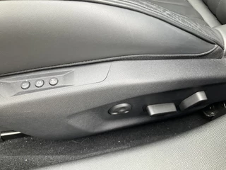 DS DS 4 1.6 HYbrid 225 PHEV E-Tense Trocadero Stoel/Stuurverw. Leder Carplay Plug-in / 9