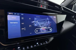 Alfa Romeo Junior 1.2 Turbo 145pk Hybrid Automaat Ibrida Speciale | Navigatie | Adapt. Cruise control | Climate control | Elektrische achterklep | Keyless | LED Matrix koplampen | 18" Lichtmetalen velgen / 26