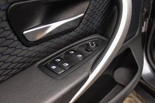 BMW 4-serie Gran Coupé 420i High Executive M Sport | Innovation pakket | Head-up display | LED adaptief | HiFi audio | Keyless entry | Shadow Line | Grootlichtassistent | Stoelverwarming / 39