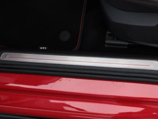 Volkswagen Golf 2.0 TSi GTi 290 Pk TCR | Panorama Dak | Adaptive Cruise | Camera | Stoelverwarming | 18 inch | 90.438 km!! / 29