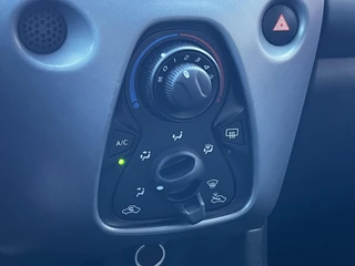 Toyota Aygo 1.0 VVT-i x-otic STOELVERWARMING CAMERA AIRCO EL-SPIEGELS LM-VELGEN 4S-BANDEN / 23