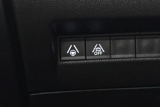 Peugeot e-2008 EV GT Pack 50 kWh Panoramadak Adaptieve Cruise Stoelverwarming / 28