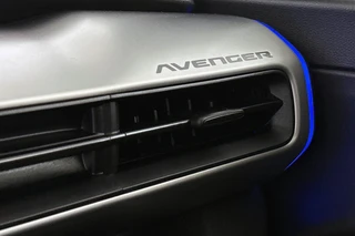 Jeep Avenger 1.2 e-Hybrid Summit Keyless Navigatie Elektrische Achterklep / 42