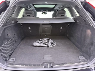 Volvo XC60 2.0 T6 Plug-in hybrid AWD Plus Dark / 12
