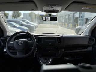 Toyota PROACE Electric Verso LONG EXTRA RANGE DYNAMIC 75KWH 8-PERSOONS ROLSTOELAUTO VERLAAGD-INBOUW-OPRIJPLAAT 2x SCHUIFDEUR / 30