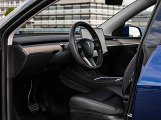 Tesla Model Y RWD 58 kWh LFP | SOH 90,1% | Trekhaak | Panoramadak | AMD Ryzen | Zwart Leder | Warmtepomp | 20" | Eerste eigenaar! / 12
