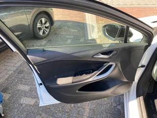 Opel Astra Sports Tourer 1.2 Business Edition / 9