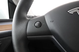 Tesla Model Y Long Range AWD 75 kWh Navigatie, trekhaak! Volleder, Climate / 20