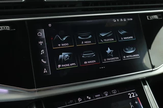 Audi Q7 55 TFSIe 381pk quattro Pro Line S Leder Memory Sluithulp B&O Panoramadak Camera Stoel + Stuurverwarming Luchtvering Navigatie 2x S-Line / 27