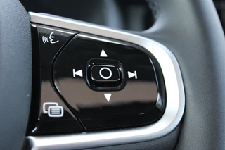 Volvo XC60 2.0 T8 Ultra Bright  | Facelift | Luchtvering | Massage | H/K | Head-Up / 12