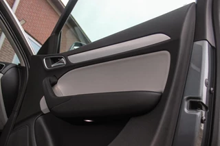 Audi Q3 2.0 TFSI quattro Pro Line | S-tronic Automaat | Panoramadak | 211 pk | Stoelverwarming | Climate control | Navi | Xenon | Bluetooth | 18 inch | PDC | Quattro / 30