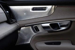 Volvo XC90 T8 Plug-in hybrid AWD MY 2027 Vanaf €76.945,- / 50