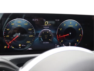 Mercedes-Benz A-Klasse 220 Launch Edition  | Widescreen | Camera | Org. NL / 34