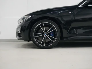 BMW 3 Serie 330e M-Sport Schuifdak | ACC | Harman Kardon / 35