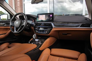 BMW 5-serie Touring 540i xDrive High Executive Luxury-Line | 1e eigenaar | Achterasbesturing | Cruise control adaptief | Apple carplay | Adaptief LED | DAB | Panoramadak | HiFi audio / 12