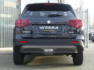 Suzuki Vitara 1.4 Boosterjet Smart Hybrid Select Nieuwe auto! € 1.850,- korting. 10 jAAR GARANTIE! Apple Carpl/Andr Auto, Cruise & Climate Control, Camera / 7