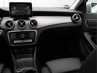 Mercedes-Benz GLA 200 Premium  | Trekhaak | 360 Camera | LED / 19