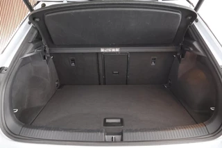Volkswagen T-Roc 1.5 TSI 150pk DSG R-Line Sport Keyless Virtual Cockpit Navigatie / 43