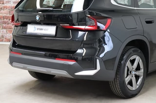 BMW X1 sDrive18i High Executive Automaat  / Widescreen Display / Stoelverwarming / Leder / Climate Control / Driving Assistant Plus / Cruise Control / Leder / Achteruitrijcamera / 17 Inch / Adaptieve LED koplampen / 6
