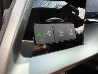 Audi A3 Limousine 35 TFSI S edition S-Line / Matrix LED / Virtual / BTW / Black Pack . / 64