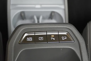 KIA Ev3 81,4 kWh 204pk Plus Advanced TREKHAAK / 31