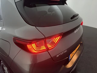 KIA Stonic 1.0 T-GDi MHEV 100pk DynamicPlusLine / 29