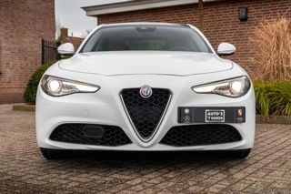 Alfa Romeo Giulia 2.0T Super 200 PK Aut Pano Keyless Half/Leder Xenon 19'' / 8