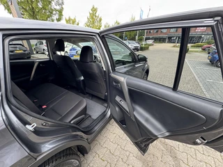Toyota RAV4 2.0 Style 4WD / 19