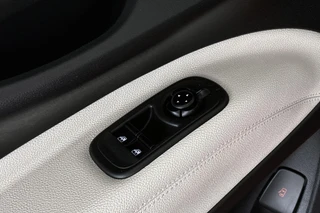 Fiat 500e La Prima 42 kWh Pano Leder Stoelverwarming JBL Camera Apple CarPlay / 29