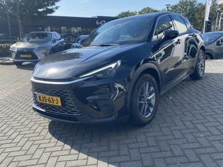 Lexus LBX 1.5 2WD STOELVERW STUURVERW PARK-SENSOR BLIND-SPOT CARPLAY LENDESTEUN