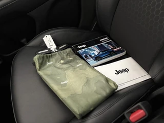 Jeep Compass 1.3T Night Eagle Liberty Edition | Apple/Android | Dealer-Onderhouden | Trekhaak / 32