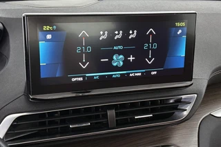 Peugeot 3008 1.6 HYbrid 225 GT 1e Eigenaar Panoramadak Leder FOCAL / 28