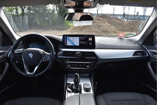 BMW 5 Series Touring 520i Executive Edition Facelift  | NL-Auto | Elekt.trekhaak | Historie | Carplay | Navi | DAB | Full LED | Zeer netjes / 13