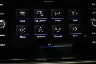 Volkswagen T-Roc 1.5 TSI Style | IQ LIGHT | STOELVERWARMING | CLIMA | APP CONNECT | DAB | PDC / 44