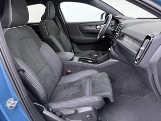 Volvo C40 Recharge Core 69 kWh SOH 93%|VOLVO DEALER ONDERHOUDEN| ACHTERUITRIJCAMERA| PANORAMADAK| STOEL + STUURVERWARMING| RIJKLAARPRIJS INCL. 12 MAANDEN BOVAG GARANTIE| / 40