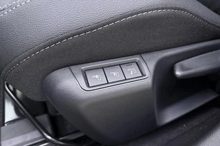 Opel Corsa 1.2 Turbo Hybrid Ultimate | NIEUW | € 5.500,- VOORRAADVOORDEEL | Massagestoelen | Leder Alcatanrabekleding |8 jaar fabrieksgarantie | Zwart dak | 17" Lichtmetalen velgen Diamant / 18