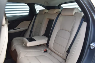 Jaguar F-PACE 2.0T AWD PRESTIGE LEDER + STOEL VERW. / P.CAM / ALL SEASON / 33