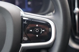 Volvo XC60 T6 Recharge AWD R-Design | Stoelverwarming & Koeling | 360° Camera | Panoramadak | Long Range | H/K | Keyless / 35