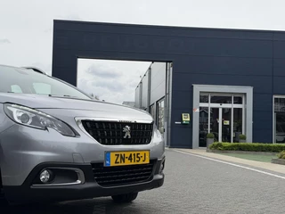 Peugeot 2008 Blue Lion 1.2 PureTech 130PK Navigatie, Parkeersensoren Achter, Panoramadak, Trekhaak, Airco / 4