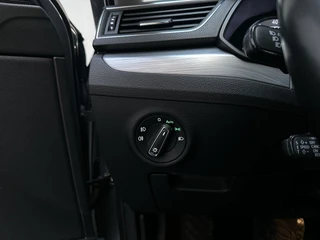 Skoda Superb Combi 1.5 TSI 150pk DSG ACT Business Edition Adaptive Cruise Navigatie DAB+ App-Connect / 24