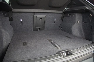 Volvo XC40 2.0 B3 Core MY2026|Leder|Keyless|PDC|Camera|Carplay / 24