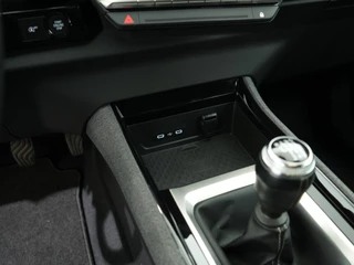 Renault Austral 1.3 MILD HYBRID 140PK EQUILIBRE  |  Pack City | Camera | Stoelverwarming / 42